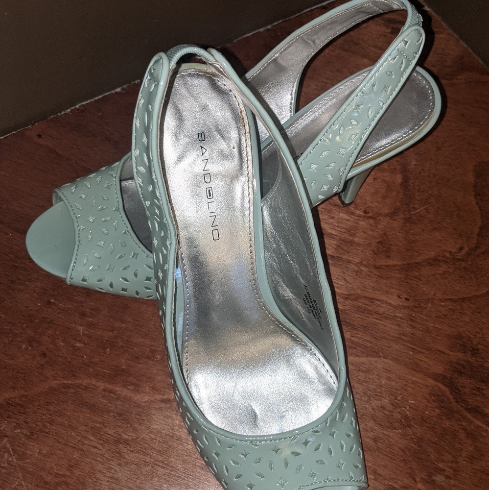 Bandolino mint green sandals